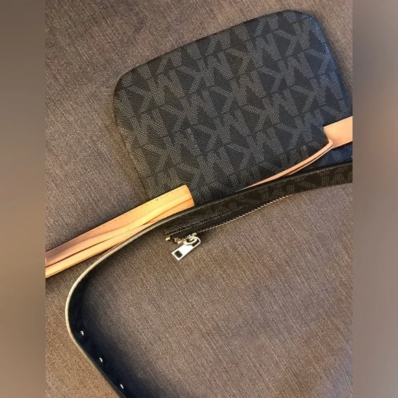 Belt Bag - Picture 2 of 8